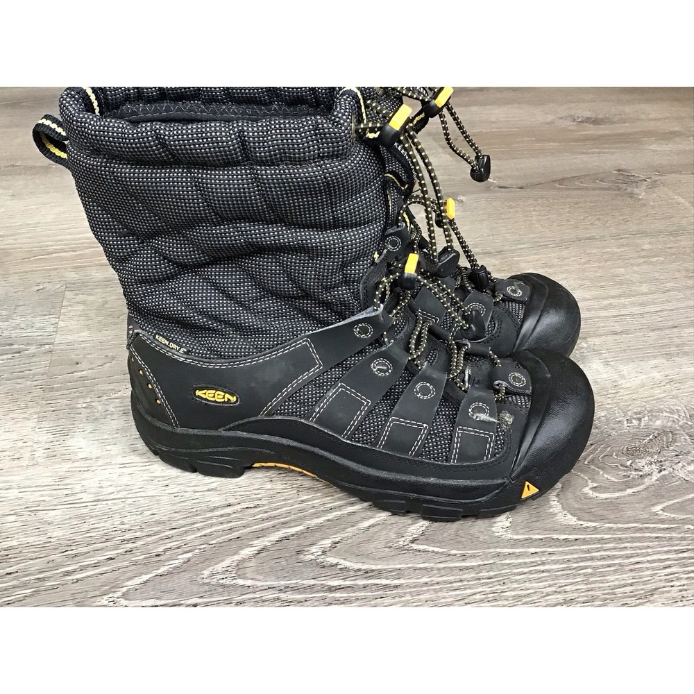 Keen Black Waterproof Boots with Primaloft Youth Boys Size 6 Kids Winter Boots